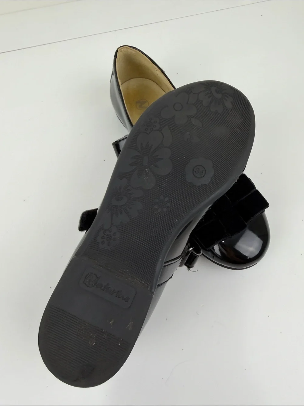 Naturino Patent Leather Mary Jane Flats Black EU 34 Velvet Bow